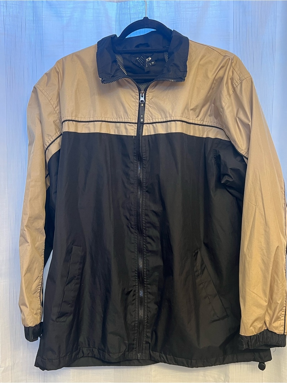 Rare color way: beige and black windbreaker!